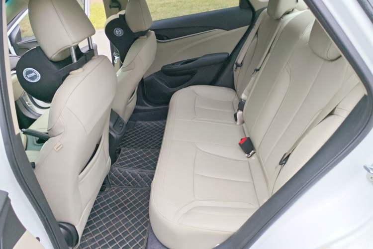 Used Buick GT 2019 15T Dual-Clutch Connected Elite Model China VI Left Rear Seat