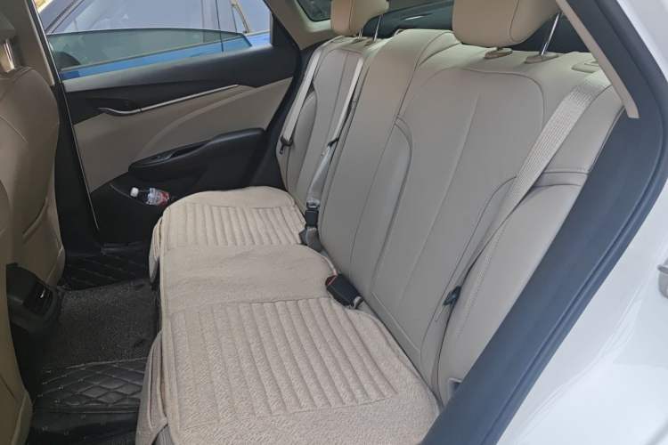 Used Buick GT 2019 15T Dual-Clutch Connected Elite Model China VI Left Rear Seat