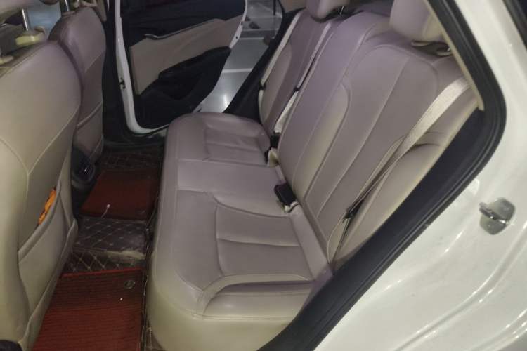 Used Buick GT 2019 15T Dual-Clutch Connected Elite Model China VI Left Rear Seat