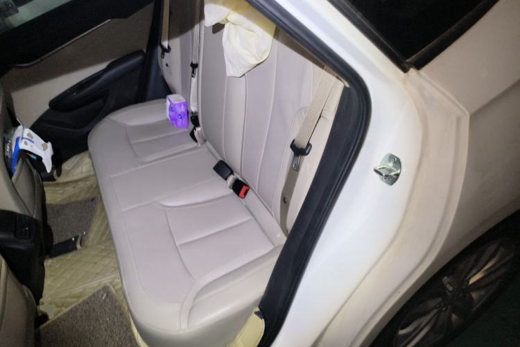 Used Buick GT 2019 15T Dual-Clutch Connected Elite Model China VI Left Rear Seat