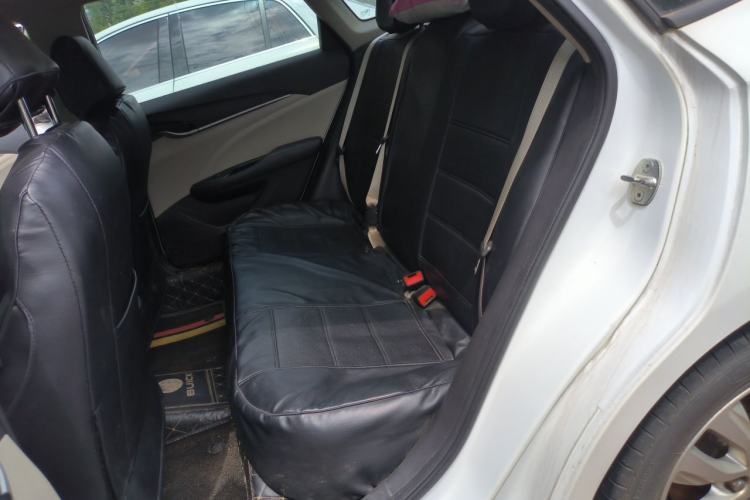 Used Buick GT 2019 15T Dual-Clutch Connected Elite Model China VI Left Rear Seat