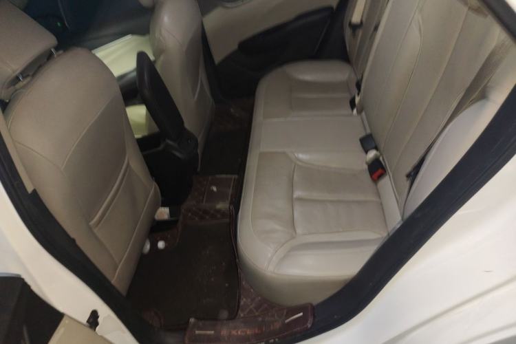 Used Buick GT 2019 15T Dual-Clutch Connected Elite Model China VI Left Rear Seat