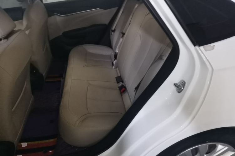 Used Buick GT 2019 15T Dual-Clutch Connected Elite Model China VI Left Rear Seat