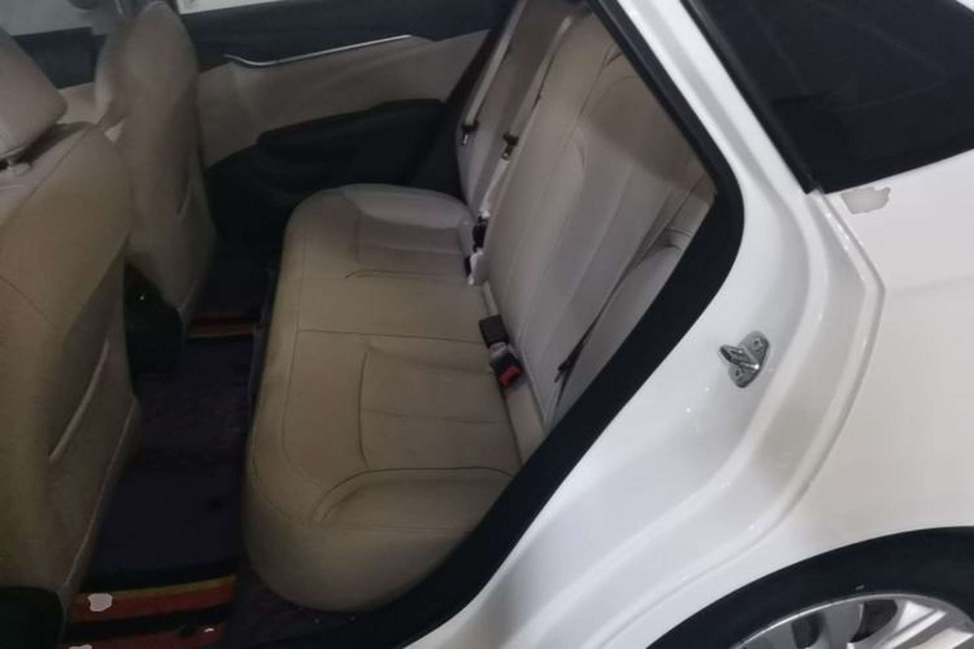 Used Buick GT 2019 15T Dual-Clutch Connected Elite Model China VI Left Rear Seat