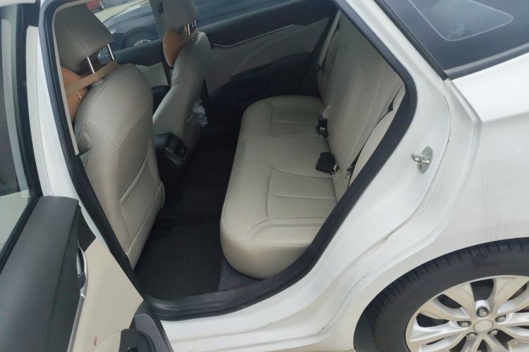 Used Buick GT 2019 15T Dual-Clutch Connected Elite Model China VI Left Rear Seat