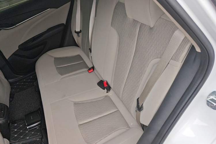 Used Buick GT 2019 15T Dual-Clutch Advanced Version China VI Standard Left Rear Seat