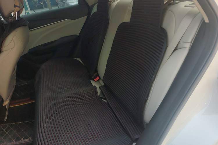 Used Buick GT 2019 15T Dual-Clutch Connected Elite Model China VI Left Rear Seat