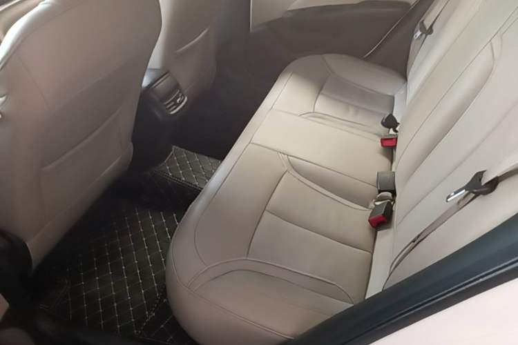 Used Buick GT 2019 15T Dual-Clutch Connected Elite Model China VI Left Rear Seat