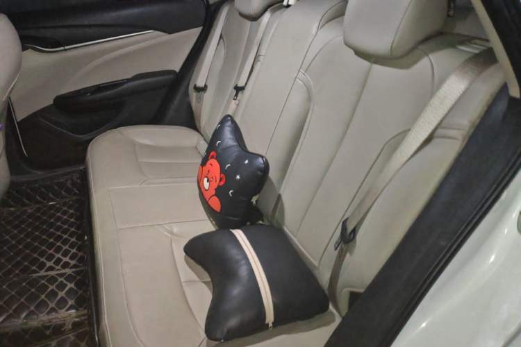 Used Buick GT 2019 15T Dual-Clutch Connected Elite Model China VI Left Rear Seat