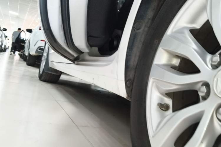 Used Buick GT 2019 15T Manual Elite Version China VI Standard Left Side Sill