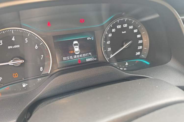 Used Buick GT 2019 15T Manual Elite Version China VI Standard Odometer Close Up