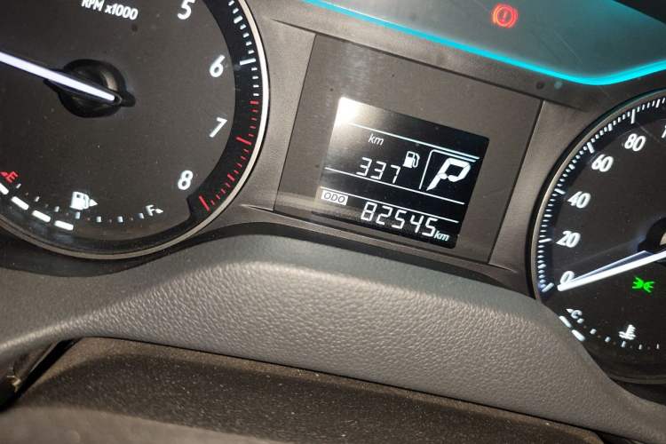 Used Buick GT 2019 15T Dual-Clutch Advanced Version China VI Standard Odometer Close Up