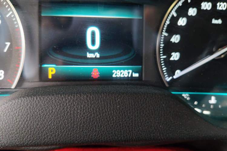Used Buick GT 2019 15T Dual-Clutch Connected Elite Model China VI Odometer Close Up