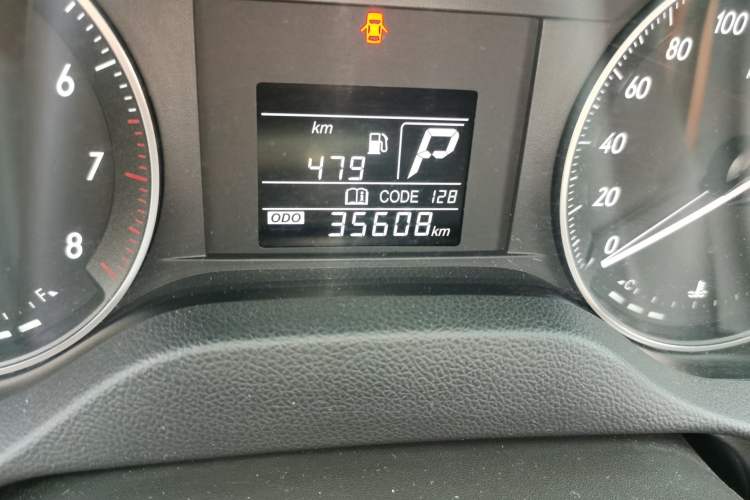 Used Buick GT 2019 15T Dual-Clutch Advanced Version China VI Standard Odometer Close Up