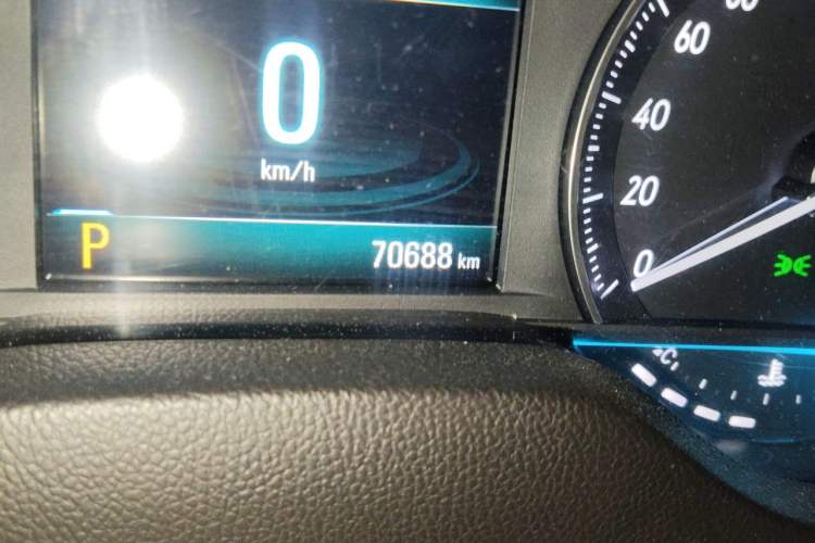 Used Buick GT 2019 18T Automatic Connected Elite Model China VI Standard Odometer Close Up