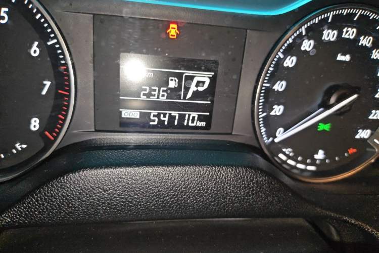 Used Buick GT 2019 15T Dual-Clutch Advanced Version China VI Standard Odometer Close Up