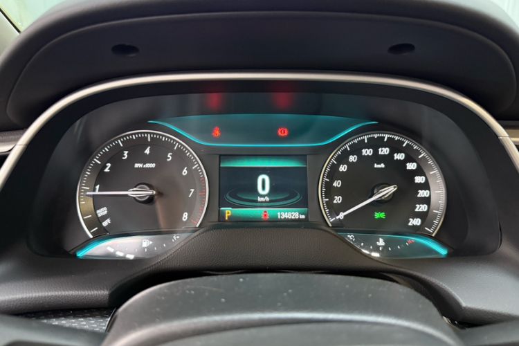 Used Buick GT 2019 15T Dual-Clutch Connected Elite Model China VI Odometer Close Up