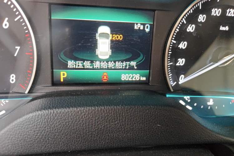 Used Buick GT 2019 15T Dual-Clutch Connected Elite Model China VI Odometer Close Up