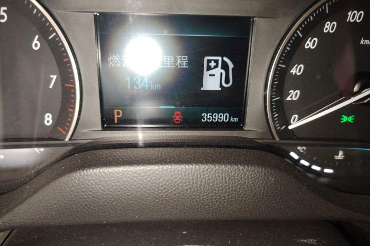 Used Buick GT 2019 15T Dual-Clutch Connected Elite Model China VI Odometer Close Up