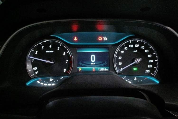 Used Buick GT 2019 18T Automatic Connected Elite Model China VI Standard Odometer Close Up