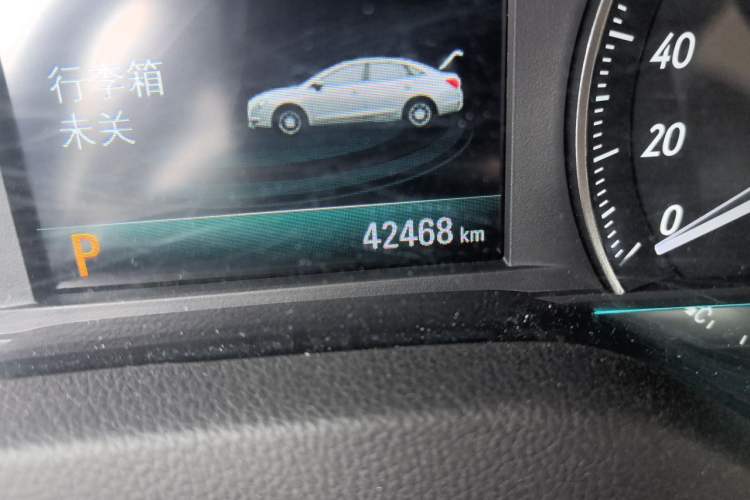 Used Buick GT 2019 15T Dual-Clutch Connected Elite Model China VI Odometer Close Up