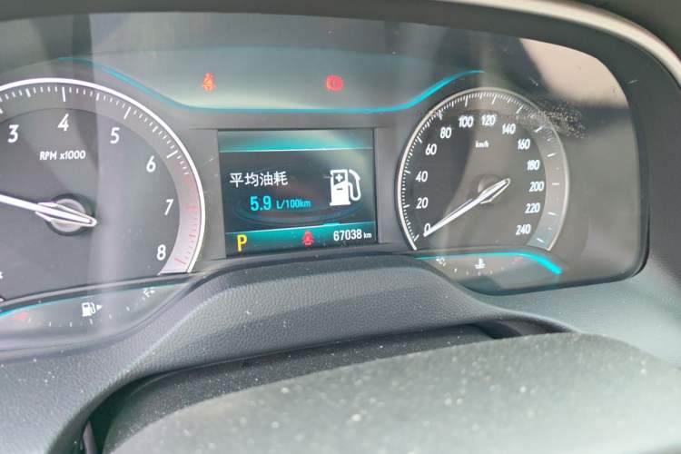 Used Buick GT 2019 15T Dual-Clutch Connected Elite Model China VI Odometer Close Up