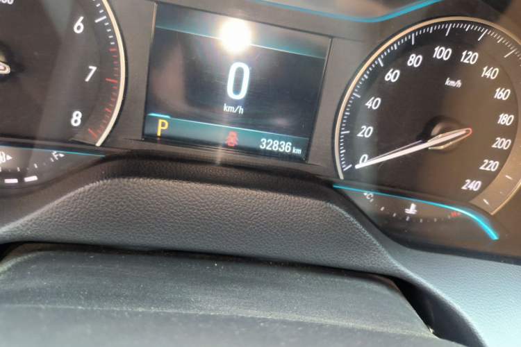 Used Buick GT 2019 18T Automatic Connected Flagship Version China VI Standard Odometer Close Up