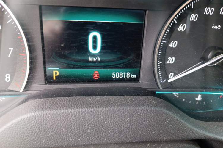 Used Buick GT 2019 18T Automatic Connected Elite Model China VI Standard Odometer Close Up