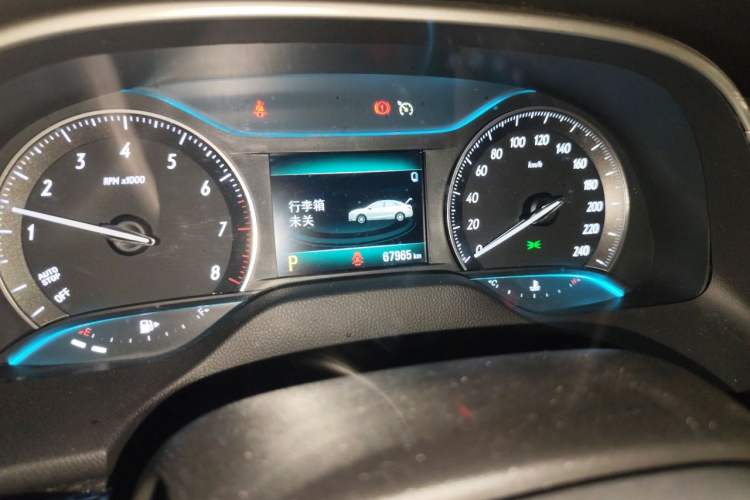 Used Buick GT 2019 15T Dual-Clutch Connected Elite Model China VI Odometer Close Up