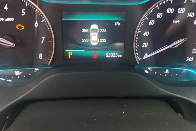 Used Buick GT 2019 15T Dual-Clutch Connected Elite Model China VI Odometer Close Up