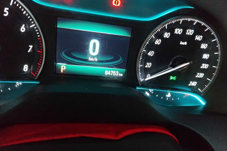 Used Buick GT 2019 15T Dual-Clutch Connected Elite Model China VI Odometer Close Up