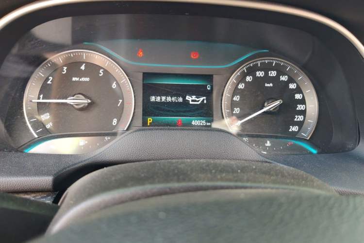 Used Buick GT 2019 18T Automatic Connected Flagship Version China VI Standard Odometer Close Up