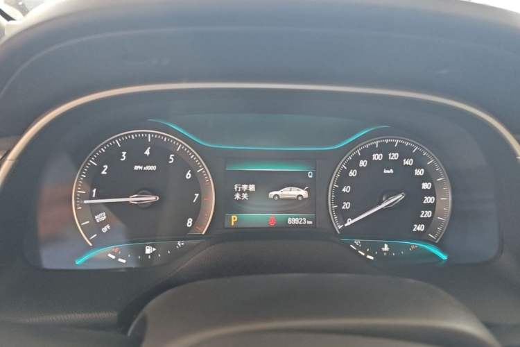 Used Buick GT 2019 18T Automatic Connected Elite Model China VI Standard Odometer Close Up