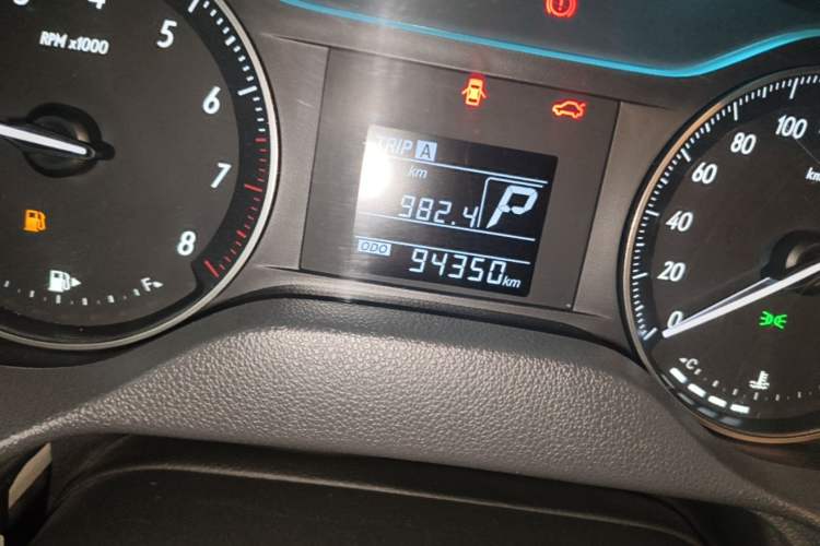 Used Buick GT 2019 15T Dual-Clutch Advanced Version China VI Standard Odometer Close Up