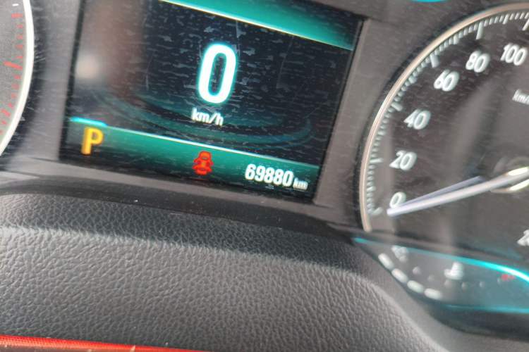 Used Buick GT 2019 18T Automatic Connected Elite Model China VI Standard Odometer Close Up