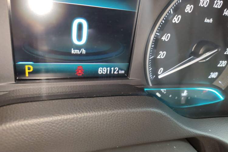 Used Buick GT 2019 18T Automatic Connected Elite Model China VI Standard Odometer Close Up