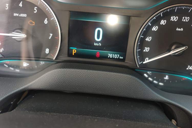 Used Buick GT 2019 15T Dual-Clutch Connected Elite Model China VI Odometer Close Up