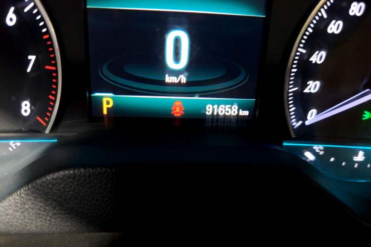 Used Buick GT 2019 18T Automatic Connected Flagship Version China VI Standard Odometer Close Up