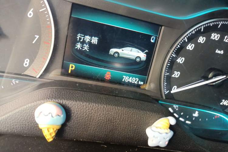 Used Buick GT 2019 15T Dual-Clutch Connected Elite Model China VI Odometer Close Up