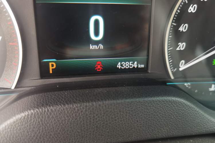 Used Buick GT 2019 18T Automatic Connected Elite Model China VI Standard Odometer Close Up