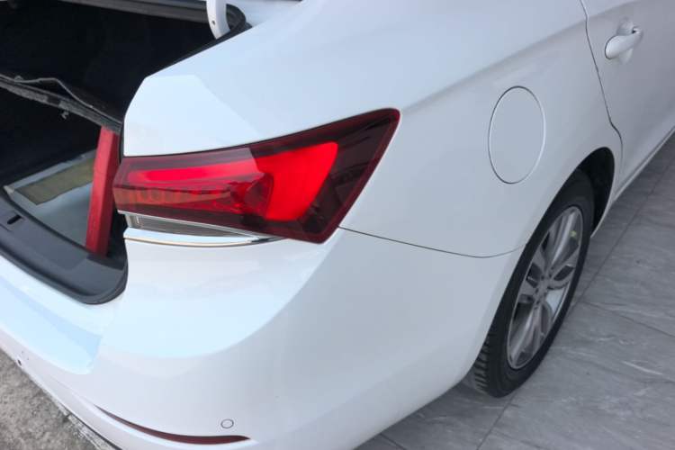 Used Buick GT 2019 18T Automatic Connected Elite Model China VI Standard Rear Right 45 Deg
