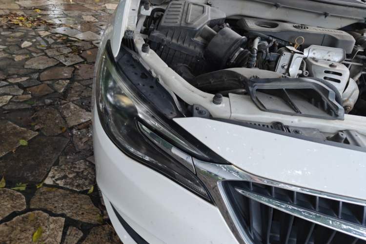Used Buick GT 2019 15T Dual-Clutch Connected Elite Model China VI Right Front Headlight
