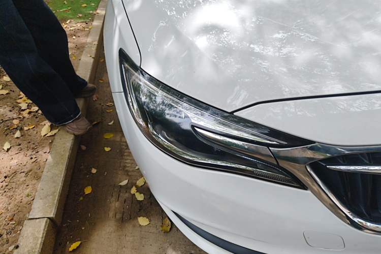 Used Buick GT 2019 18T Automatic Connected Elite Model China VI Standard Right Front Headlight