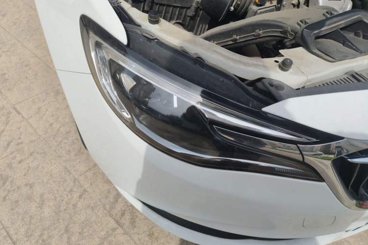 Used Buick GT 2019 15T Dual-Clutch Connected Elite Model China VI Right Front Headlight