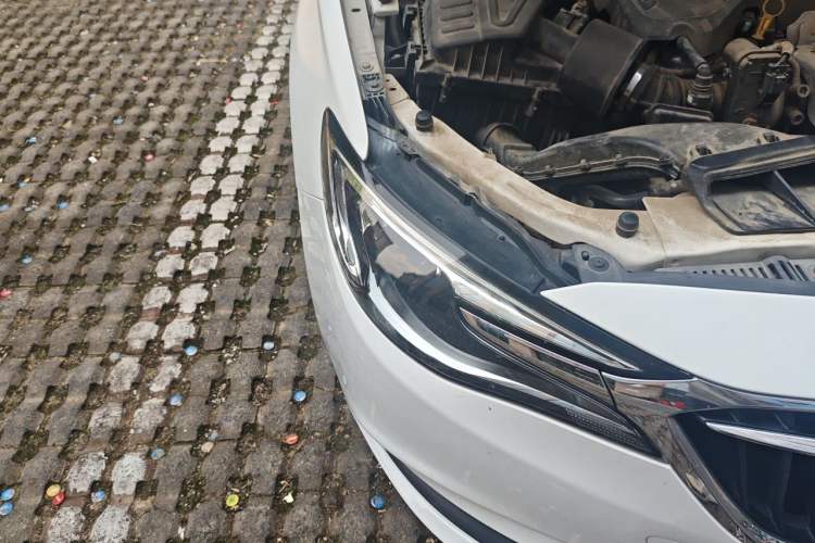 Used Buick GT 2019 15T Dual-Clutch Connected Elite Version China V Standard Right Front Headlight