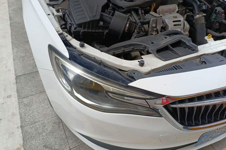 Used Buick GT 2019 15T Dual-Clutch Connected Elite Model China VI Right Front Headlight