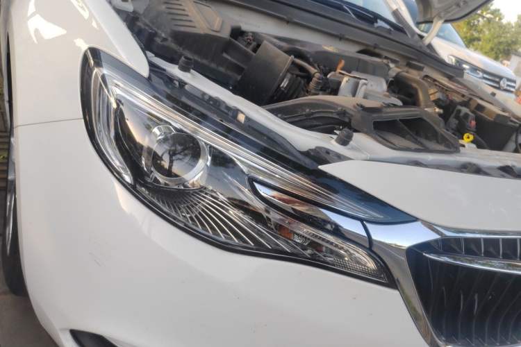 Used Buick GT 2019 15T Dual-Clutch Advanced Version China VI Standard Right Front Headlight