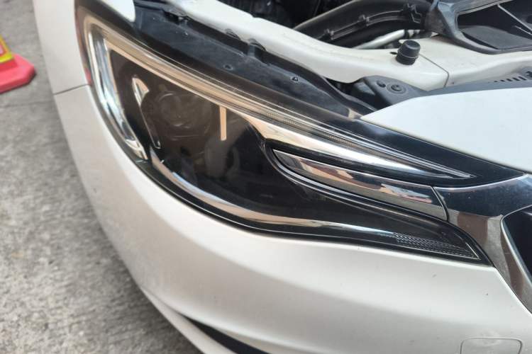 Used Buick GT 2019 15T Dual-Clutch Connected Elite Version China V Standard Right Front Headlight