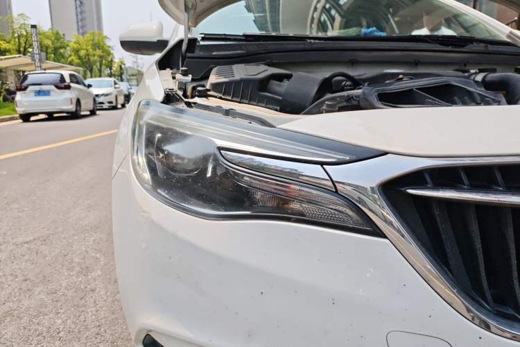 Used Buick GT 2019 15T Dual-Clutch Connected Elite Model China VI Right Front Headlight