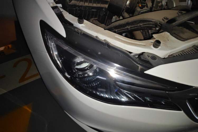 Used Buick GT 2019 15T Dual-Clutch Advanced Version China VI Standard Right Front Headlight